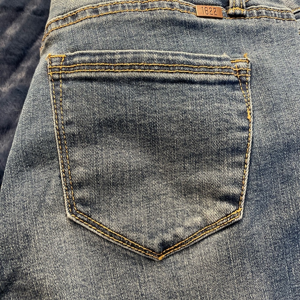1822 Crop Skinny Jeans. Women’s size 8